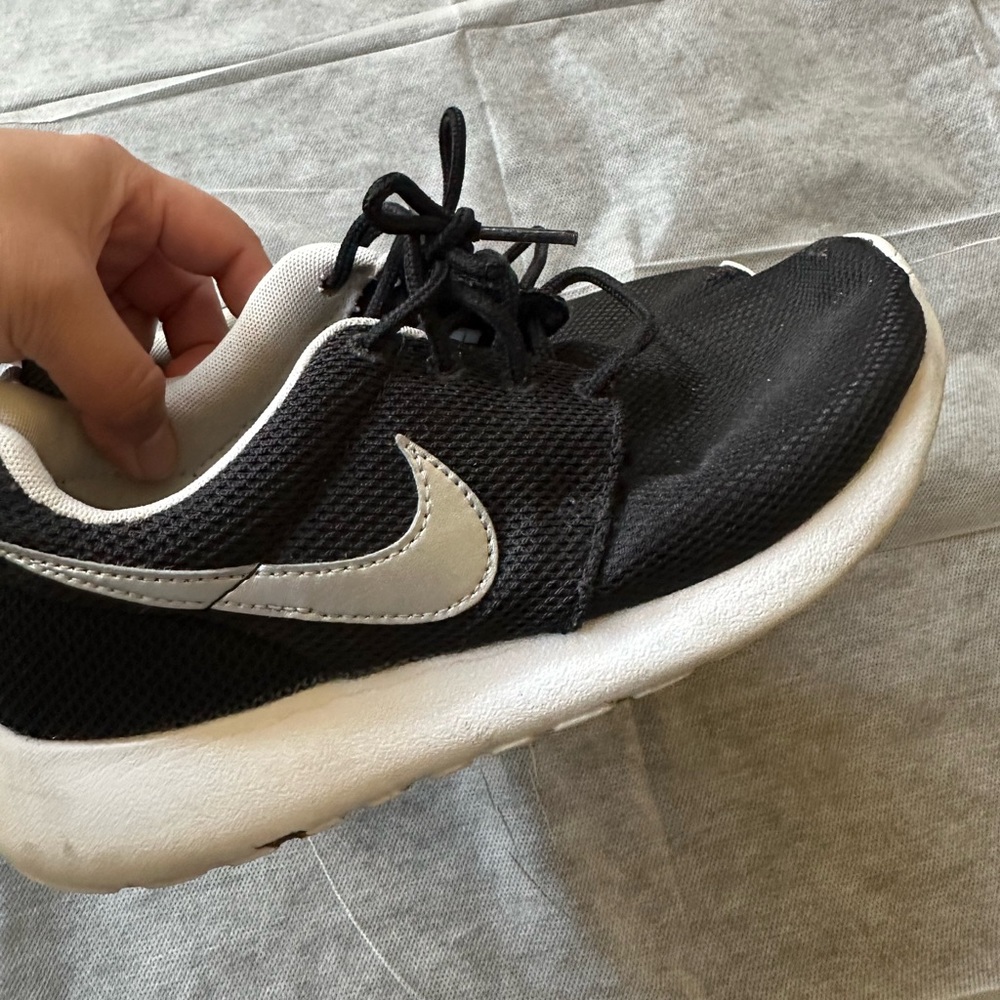 Nike Roshe Run Women size 6